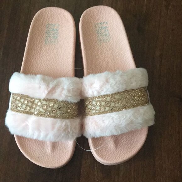 Pink Faux Fur Bling Slide Slippers Size 8 NWT - Picture 1 of 4